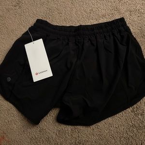 Lululemon HOTTY HOT shorts LR
